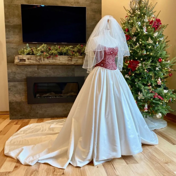 Maggie Sottero Marseilles Red Ivory Wedding Dress Size 4 - Worn Once - Picture 15 of 15